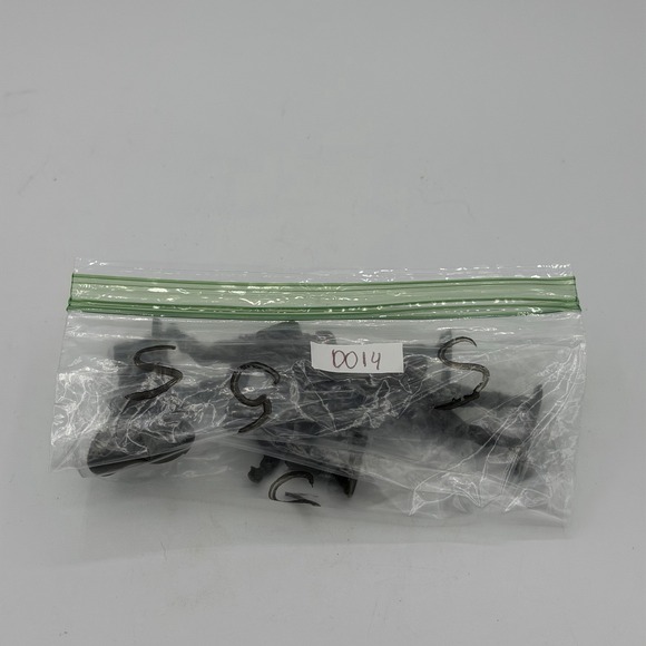 Small Black  Vintage Soldier Figures Plastic War Toy - Set of 5 Soldier Figures - Picture 7 of 7